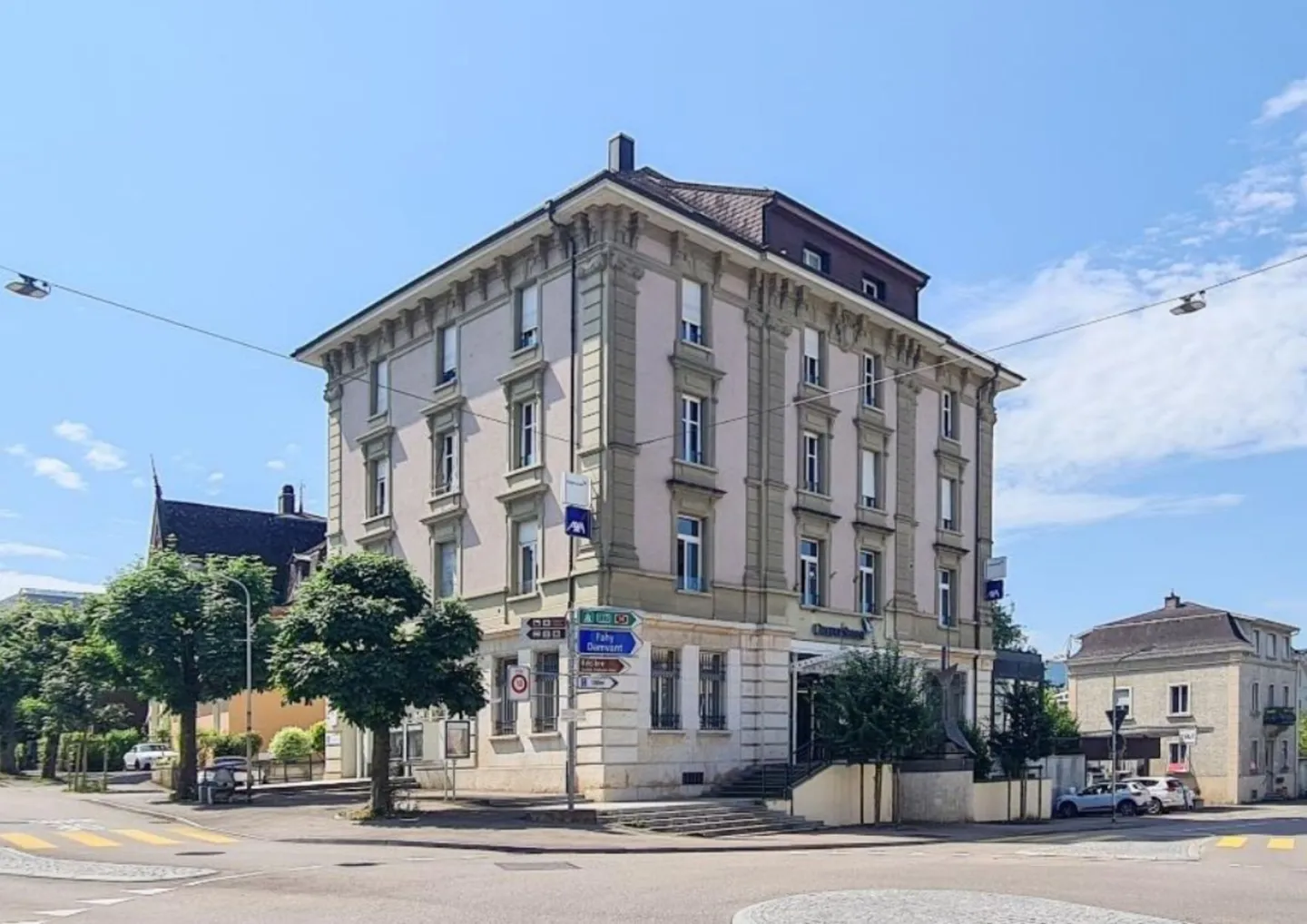 For rent - Exceptional commercial space of 57 m², at the most visible address in Porrentruy - Photo 1 of 4