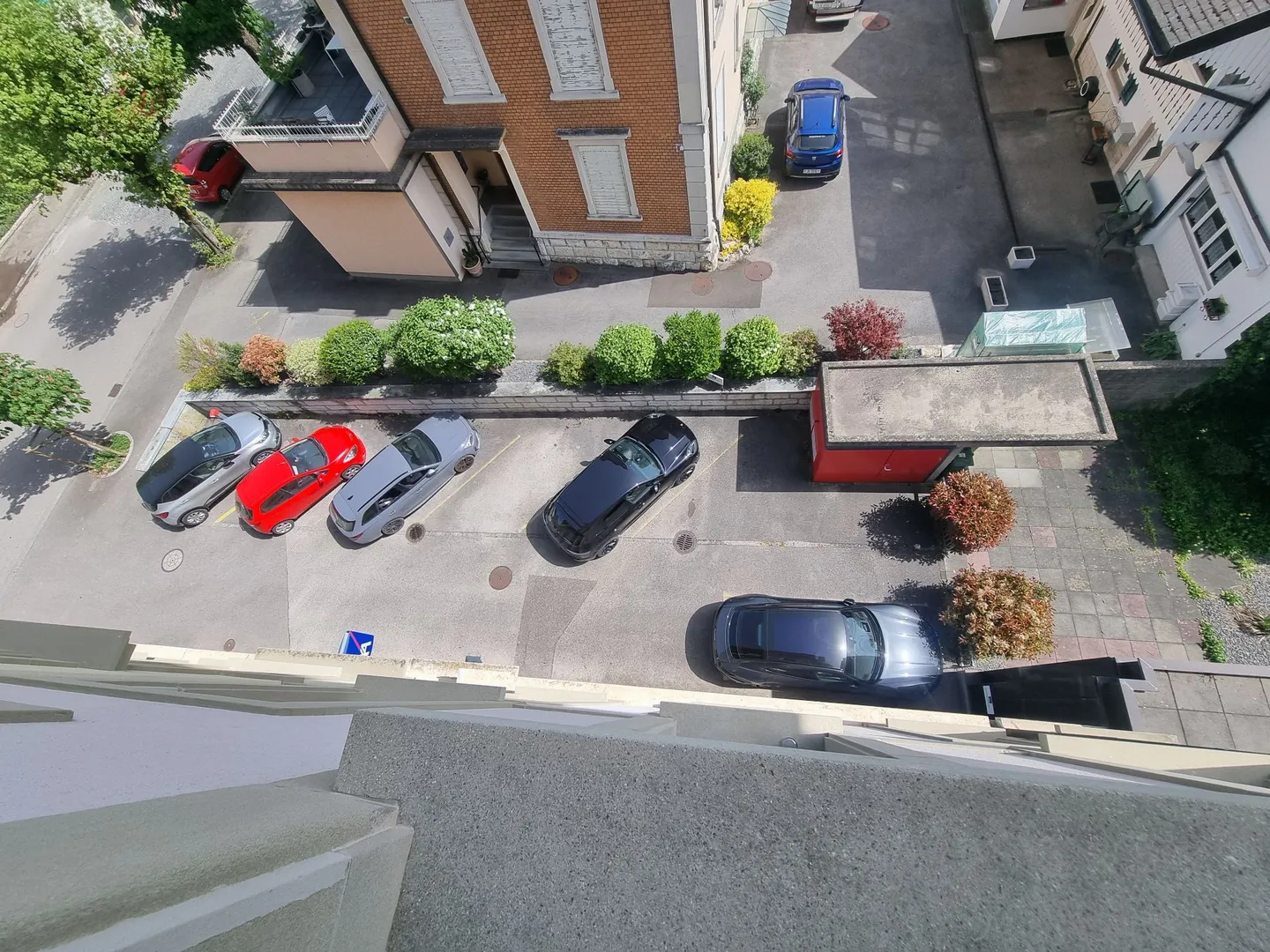 For rent - Exceptional commercial space of 57 m², at the most visible address in Porrentruy - Photo 2 of 4