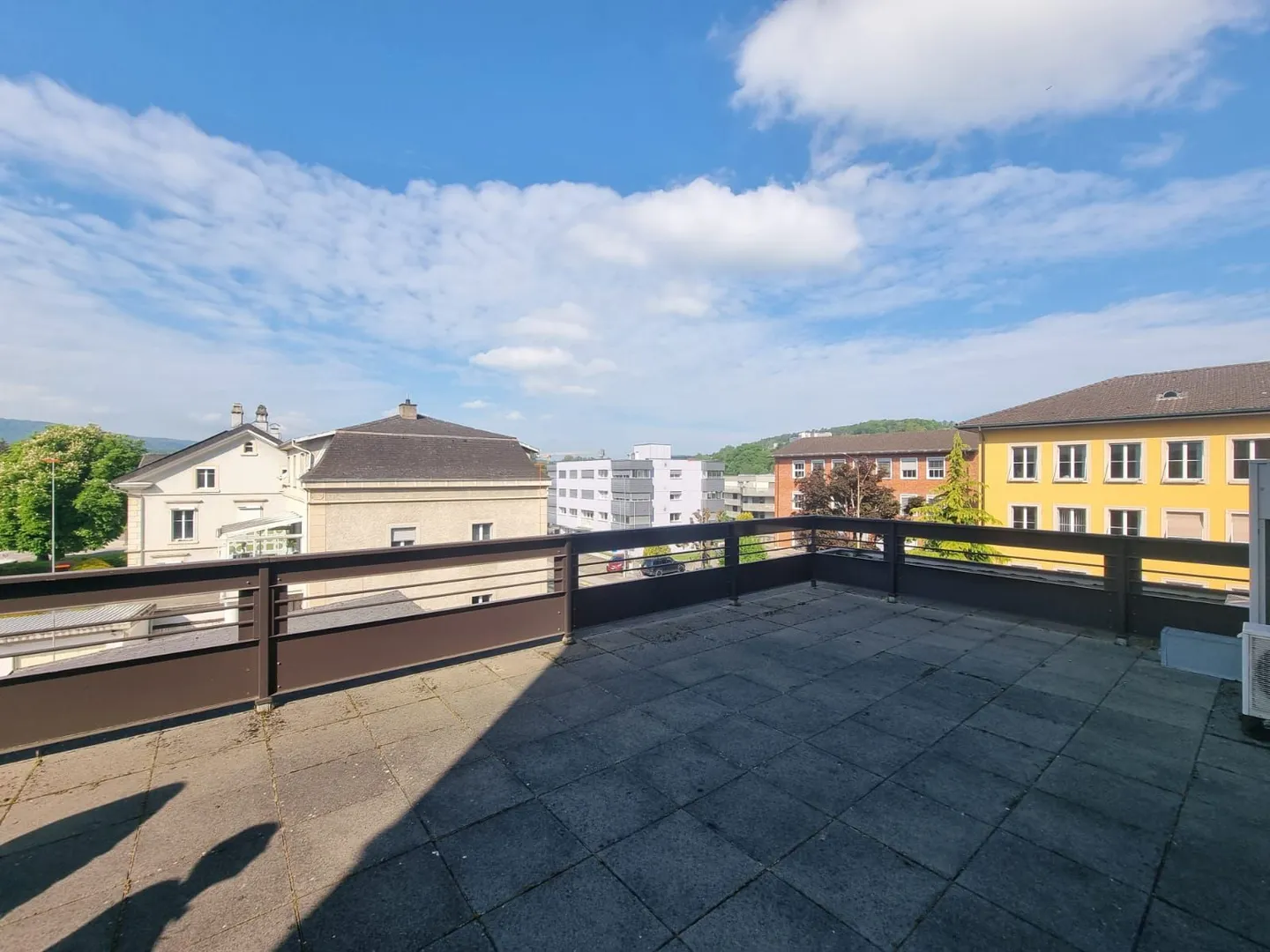 Bright office of 113 m² at the gates of the old town of Porrentruy - Photo 1 of 8