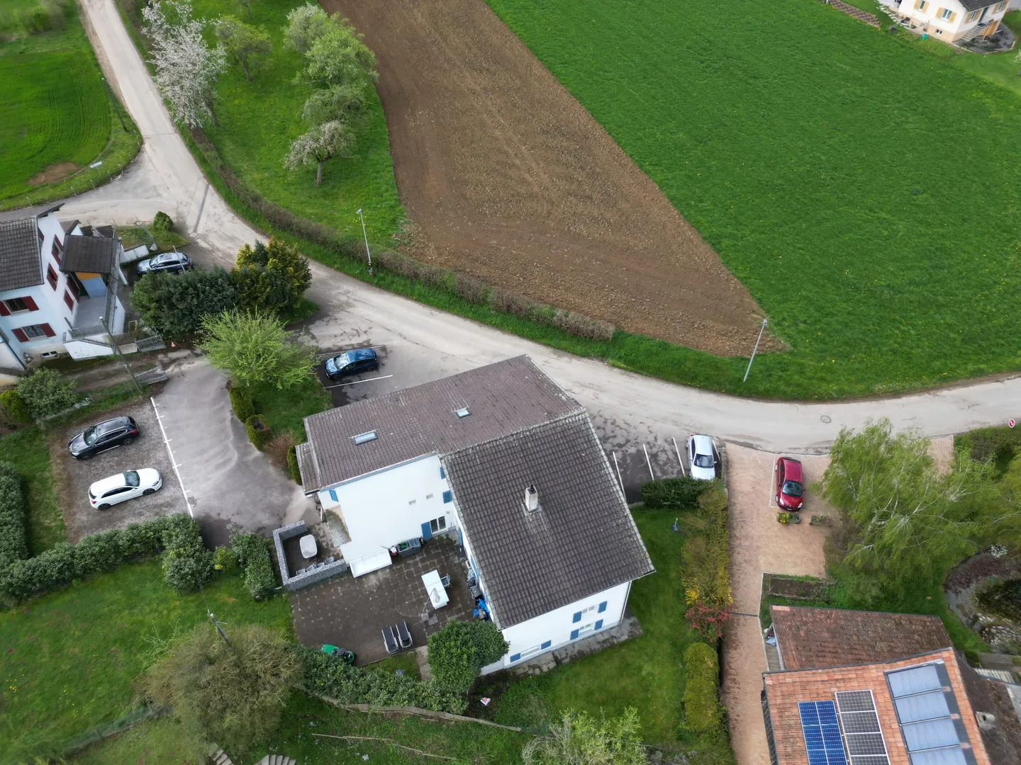 Sehr gut gepflegtes Gebäude - Vollständig renovierte Wohnungen - in der Nähe von Autobahn und Bahnhof - Foto 7 von 13