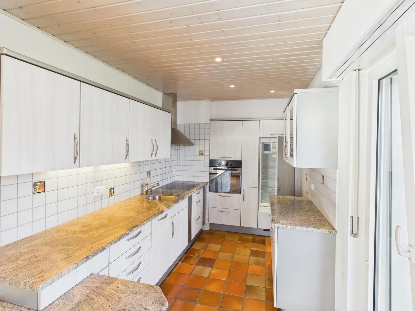 Superbe maison 5.5 pièces dans une impasse - grands volumes, vue imprenable et modernité à Courtedoux - Photo 11 sur 13