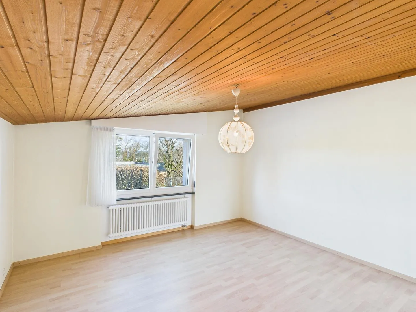 Superbe maison 5.5 pièces dans une impasse - grands volumes, vue imprenable et modernité à Courtedoux - Photo 12 sur 13