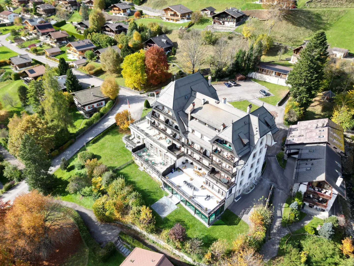 MIGLIORE ANNUNCIO per stranieri - Appartamento lussuoso e arredato con una grande terrazza che si affaccia sulla montagna - A soli pochi minuti da Gstaad - Foto 1 di 13
