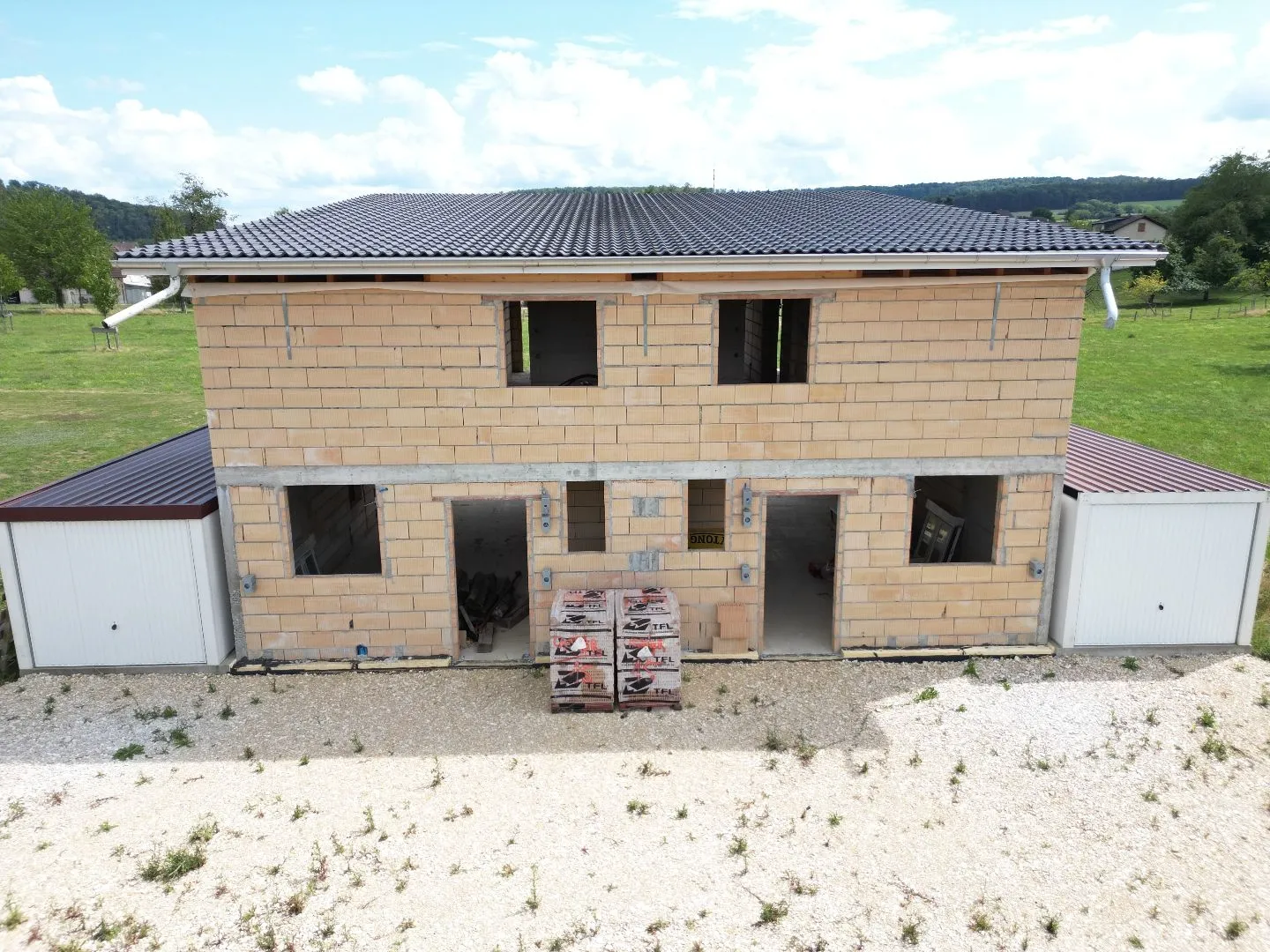 Costruisci la tua visione - Due case da completare in un angolo di verde - Foto 4 di 13