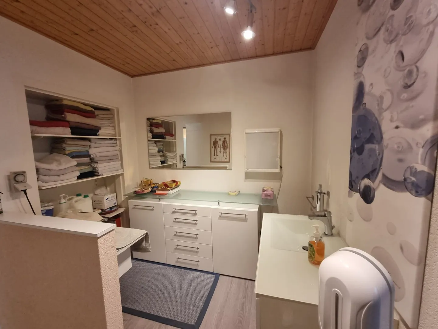 Superb commercial space in the HEART OF SAINT-URSANNE - Photo 5 of 10