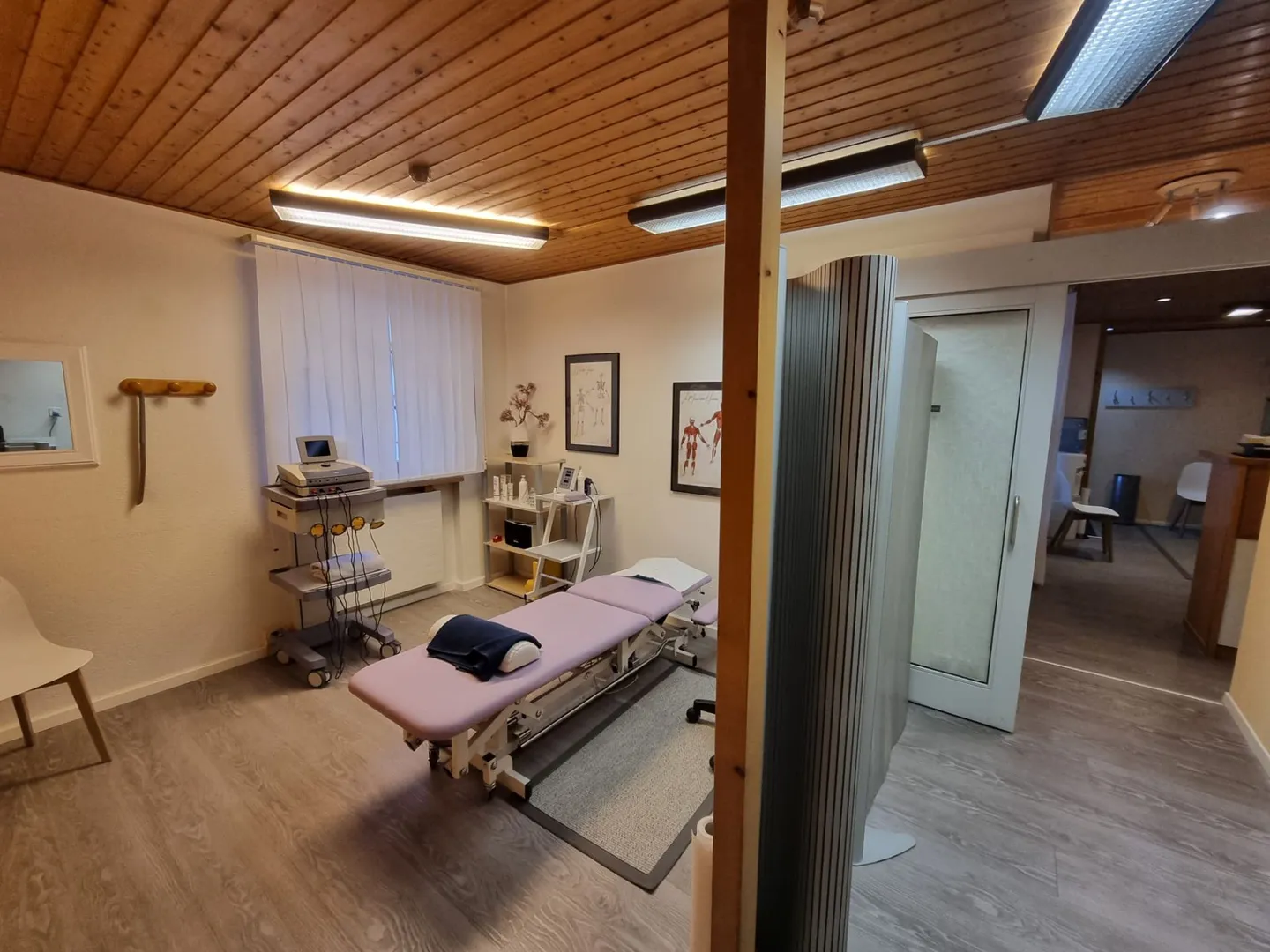 Superb commercial space in the HEART OF SAINT-URSANNE - Photo 2 of 10