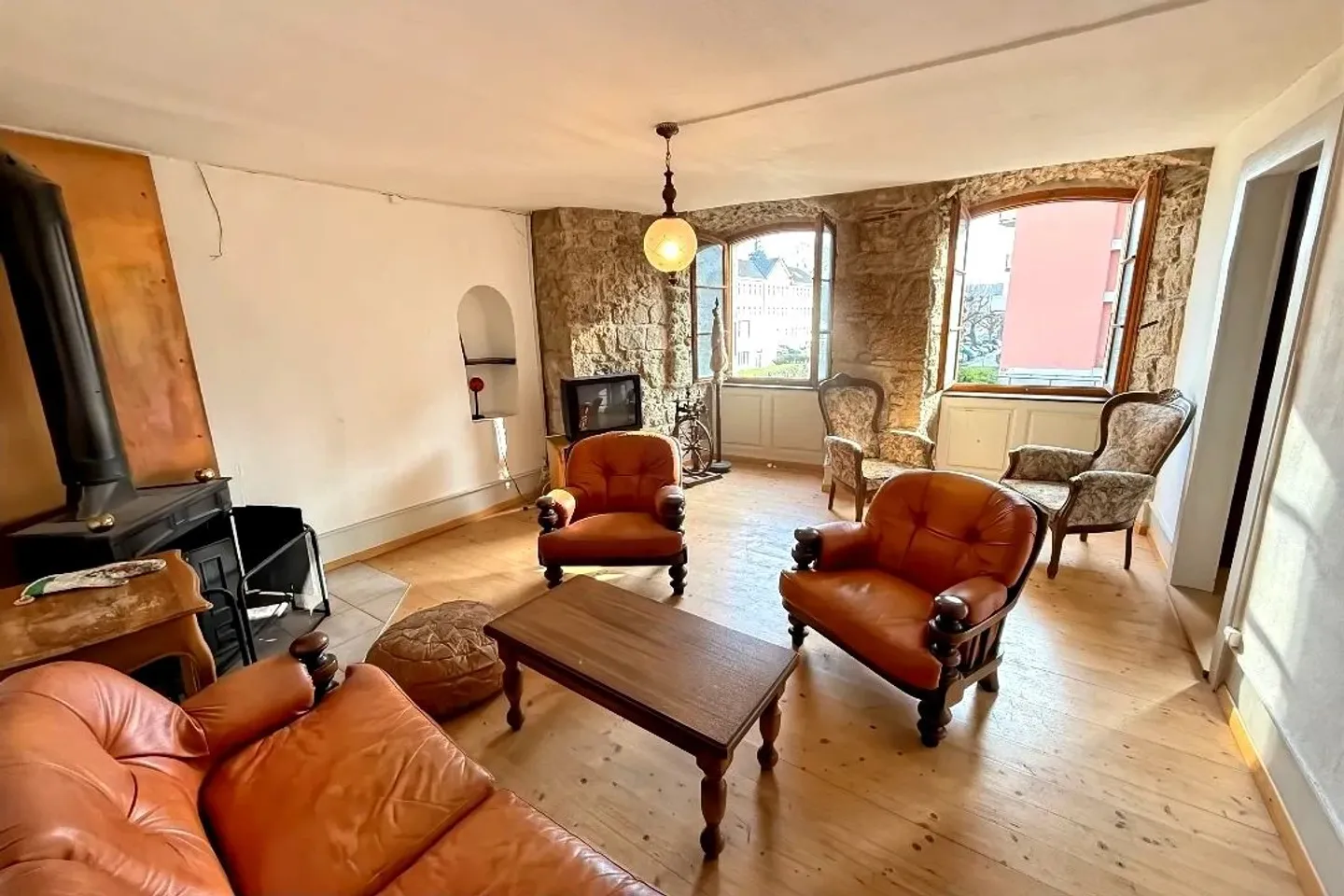 Appartement avec du cachet en vieille-Ville de Porrentruy avec terrasse commune - Photo 1 sur 13
