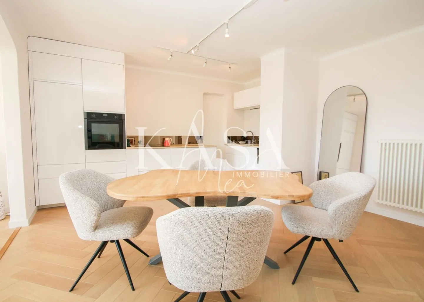Appartamento attico ristrutturato, vista lago - Foto 3 di 13