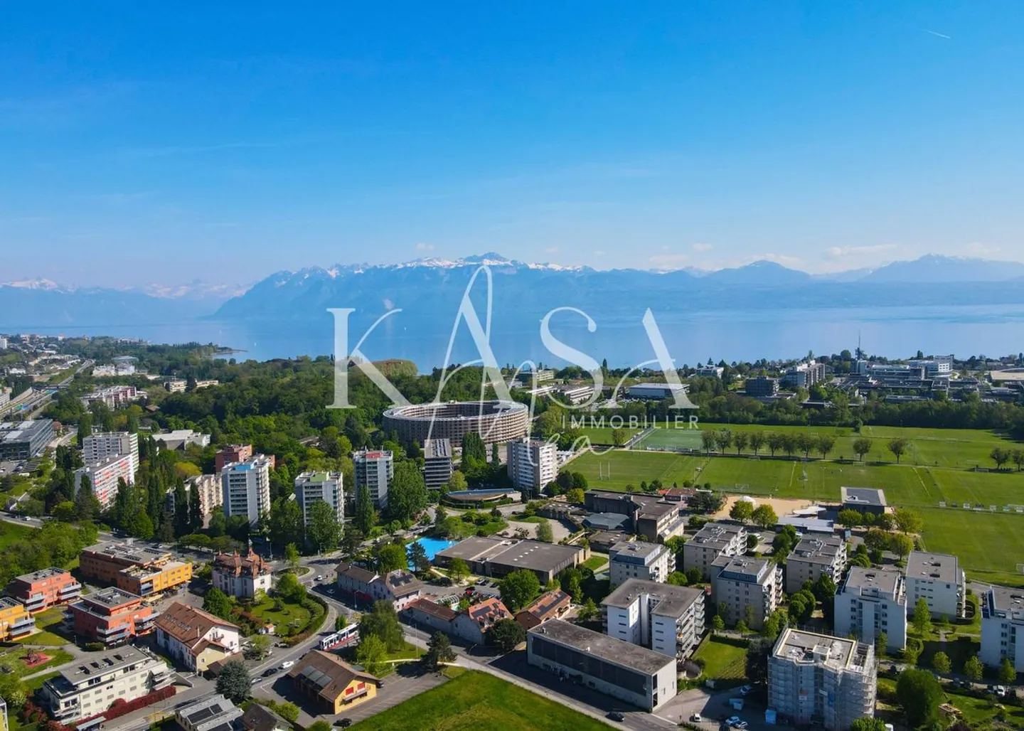Posizione ideale vicino alla M1 - Bellissimo appartamento con terrazza di 4.5 locali - Foto 8 di 12