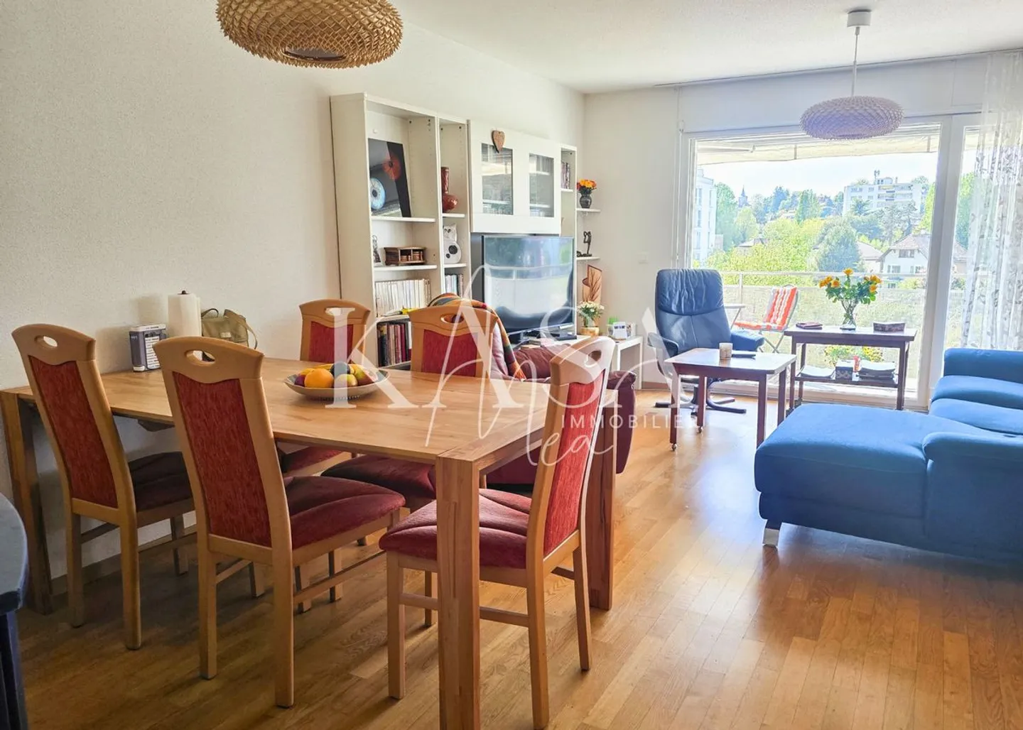 Posizione ideale vicino alla M1 - Bellissimo appartamento con terrazza di 4.5 locali - Foto 2 di 12