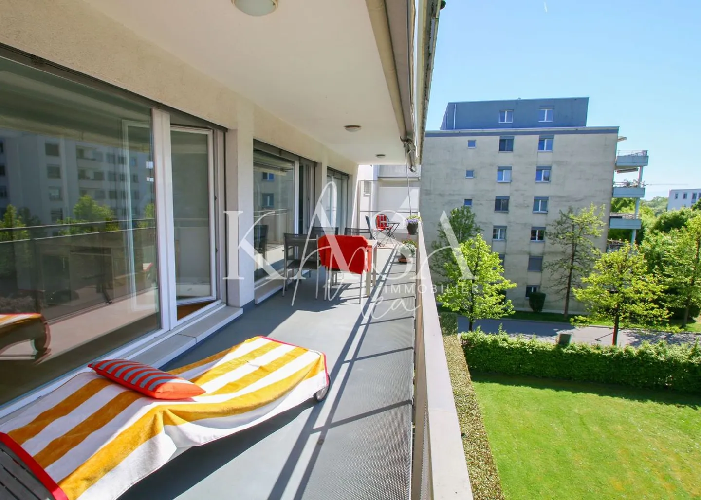 Posizione ideale vicino alla M1 - Bellissimo appartamento con terrazza di 4.5 locali - Foto 1 di 12