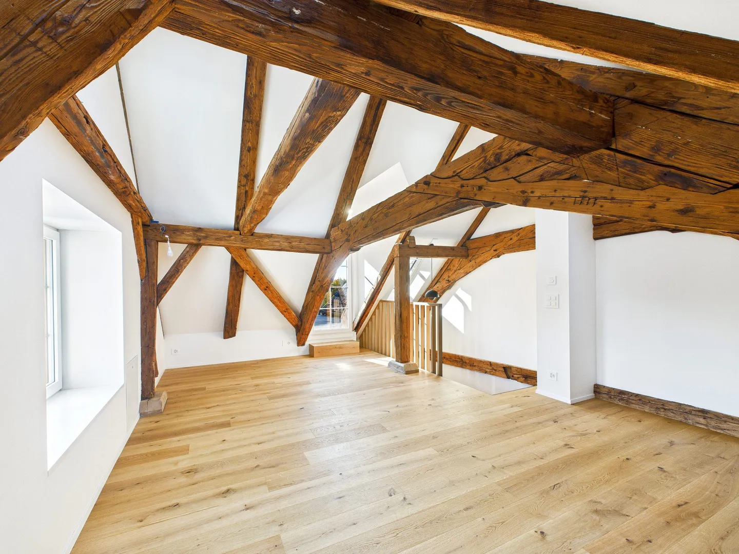 Charme und Moderne - Totalsaniertes Flarzhaus mit idyllischem Garten und Dachterrasse im Herzen von Dürnten - Foto 5 von 9