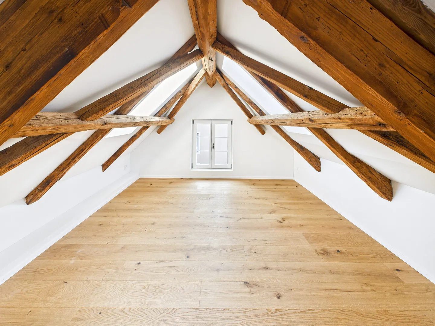 Charme und Moderne - Totalsaniertes Flarzhaus mit lauschigem Sitzplatz im Herzen von Dürnten - Foto 8 von 8