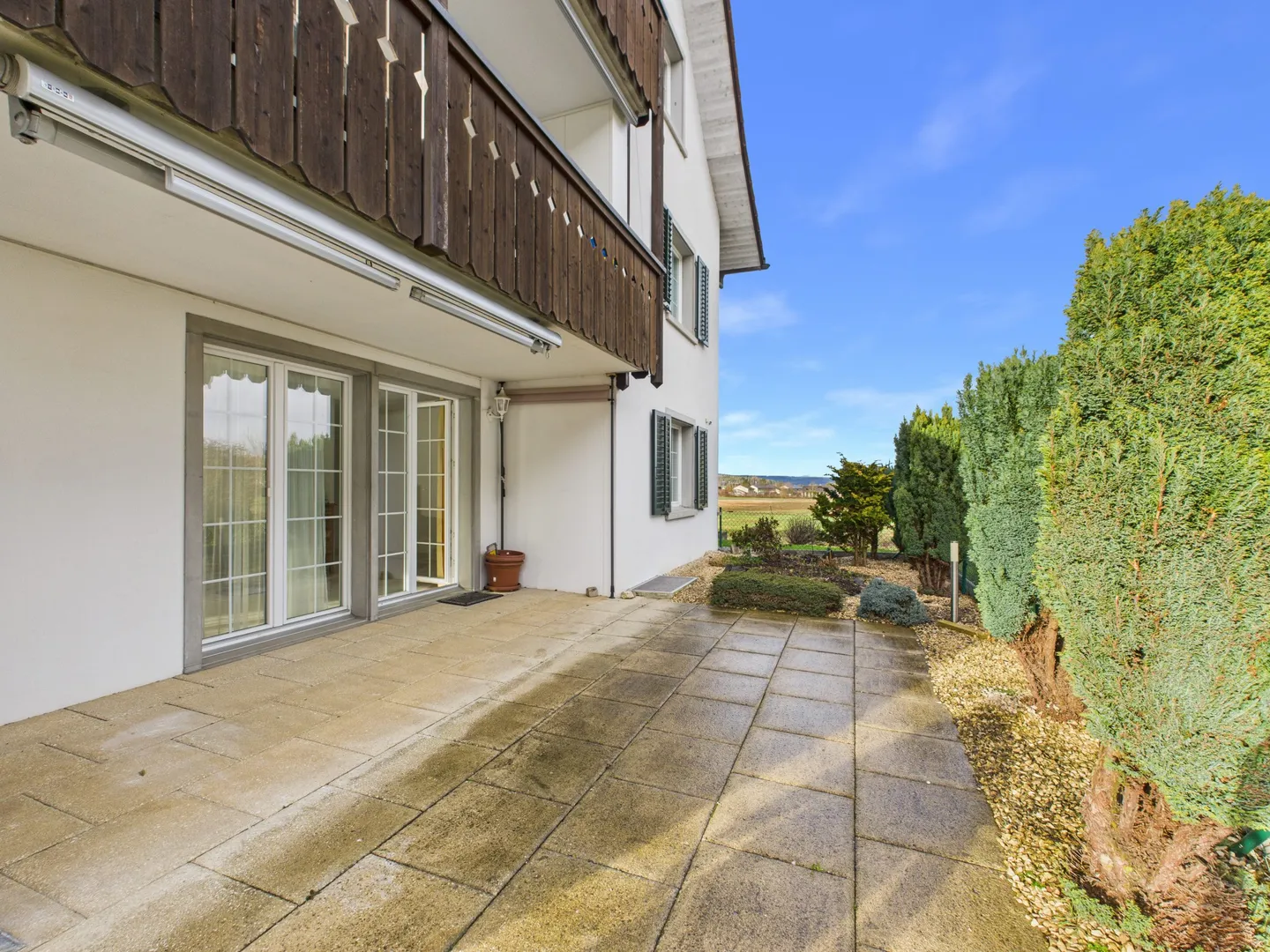 Appartement lumineux de 3,5 pièces au rez-de-chaussée avec grand jardin et excellentes connexions de transport vers la ville - Photo 7 sur 7