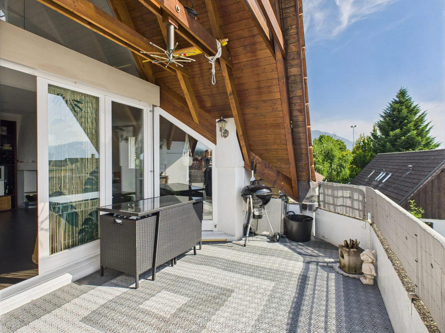 Maisonette penthouse with a view in a central location - Photo 4 of 9