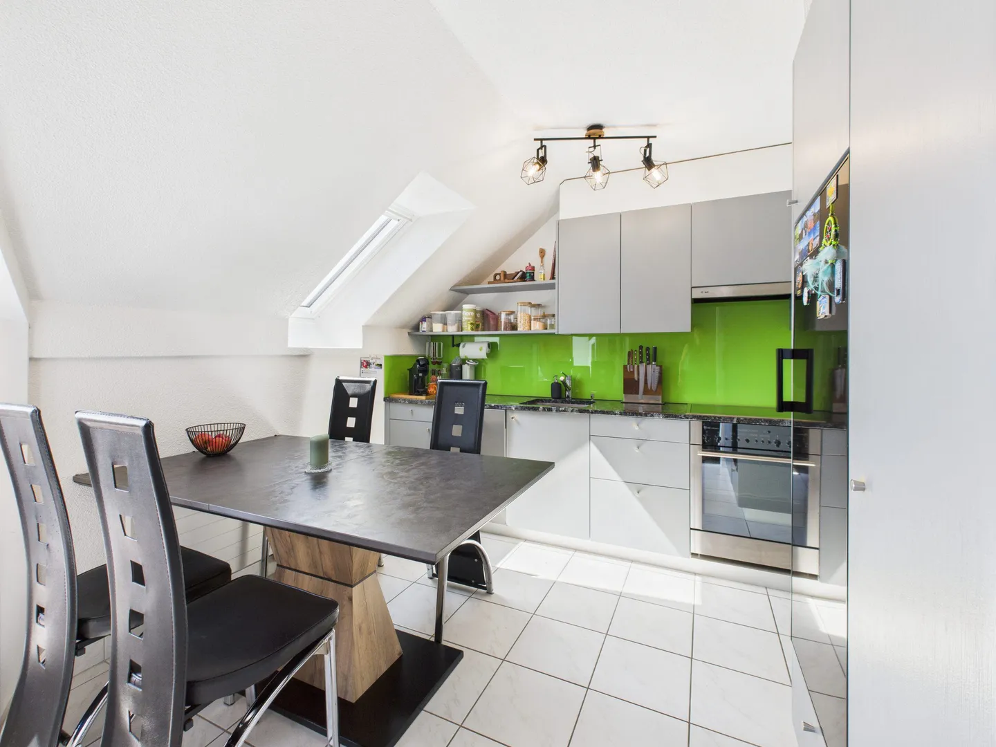 Maisonette penthouse with a view in a central location - Photo 3 of 9