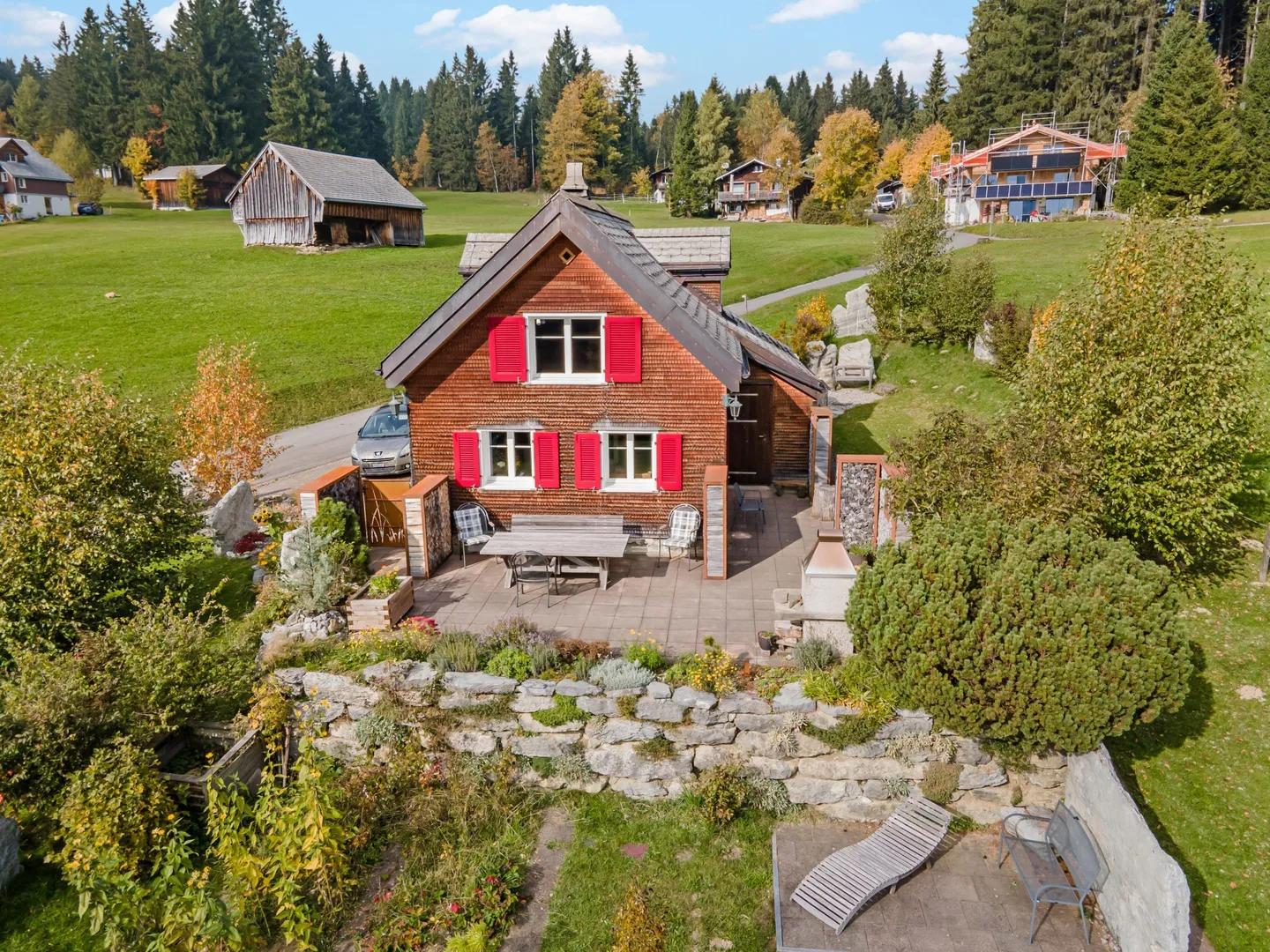 Panorama e fascino con vista montagna: vivere nel cuore della natura - Foto 1 di 12