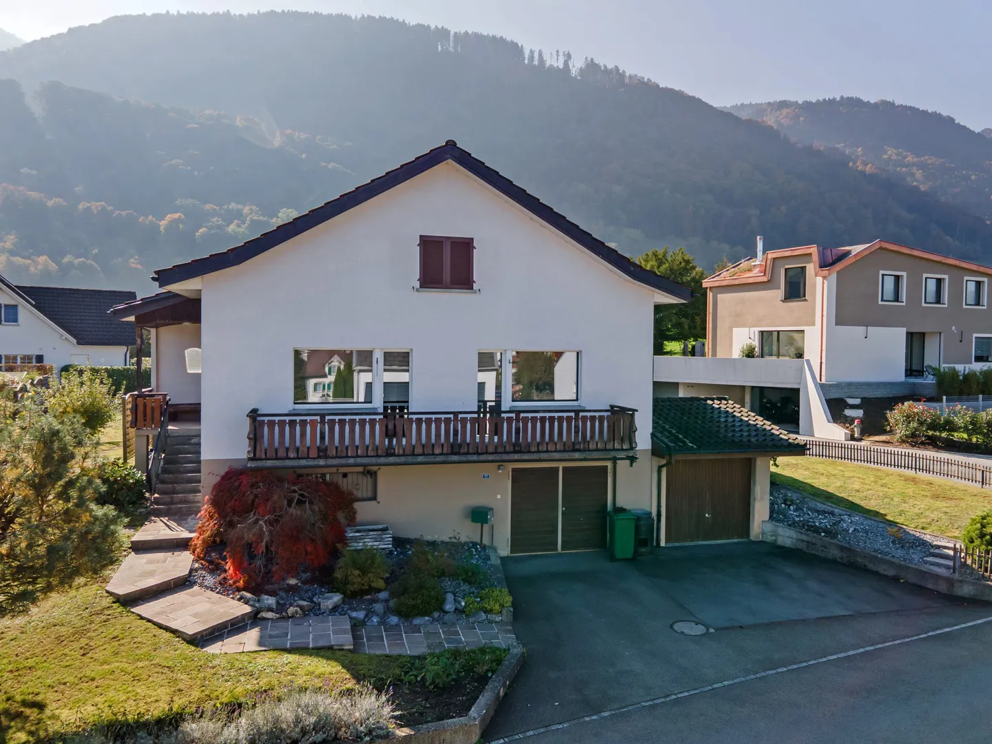 Haus mit Umschwung in einem ruhigen und familienfreundlichen Einfamilienhausquartier - Foto 1 von 9