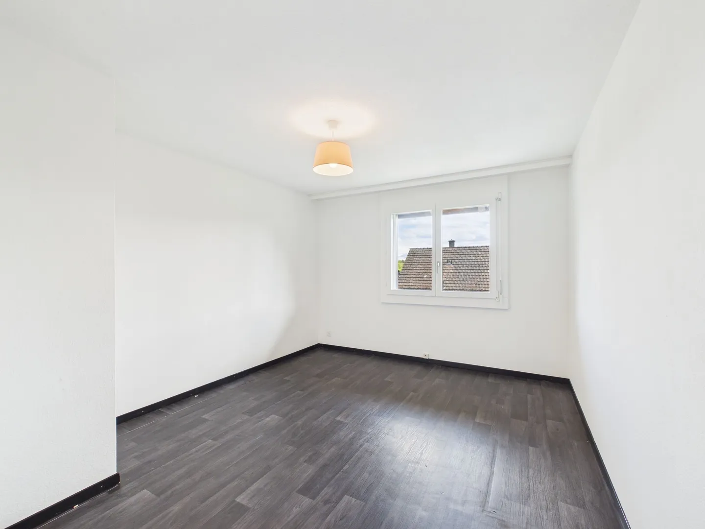 Charming Duplex with Garden Paradise - Photo 7 of 10