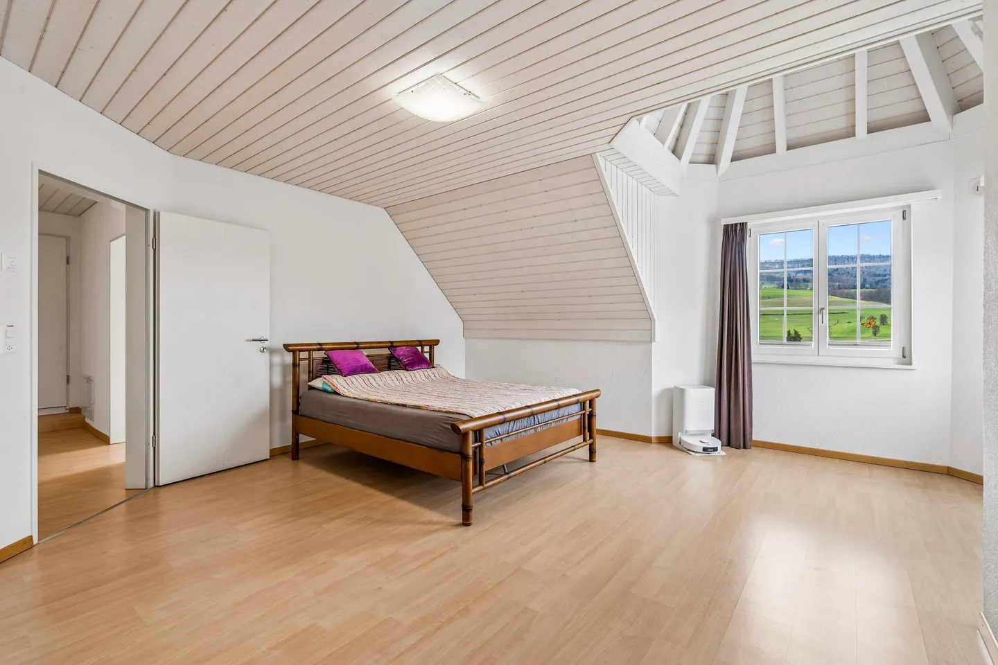 Casa unifamiliare in stile country con giardino idilliaco in una bellissima posizione - Foto 6 di 7