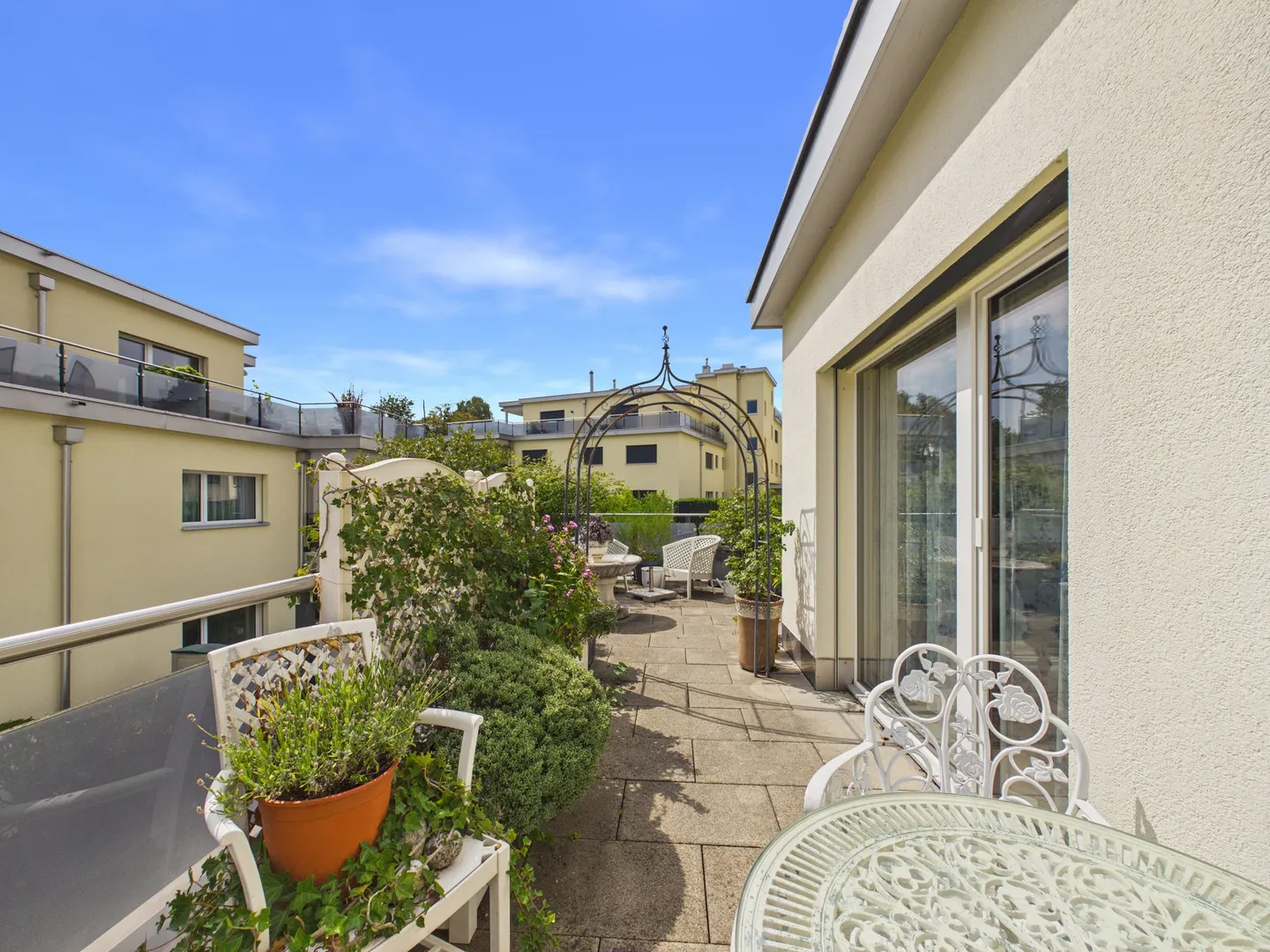 Penthouse apartment with plenty of privacy in a central yet nature-friendly location - Photo 6 of 13
