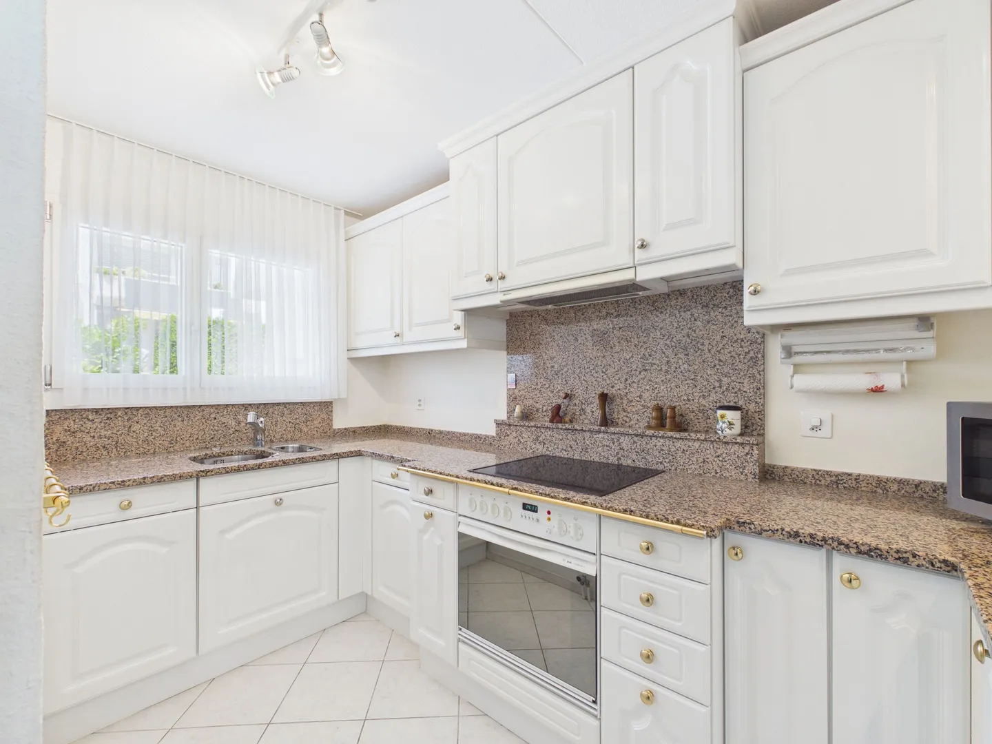 Gepflegtes 4.5-Zimmer Reiheneinfamilienhaus in begehrtem Wohnquartier angrenzend an das Naherholungsgebiet - Photo 4 sur 9