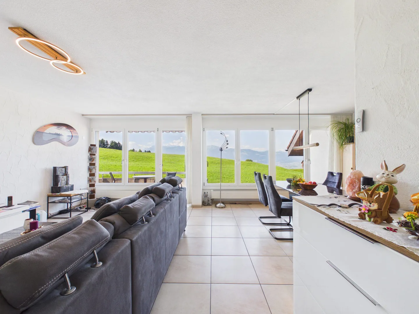Casa semi-indipendente di 4,5 stanze con splendida vista sulle montagne e lontano a Uetliburg SG - Foto 4 di 10