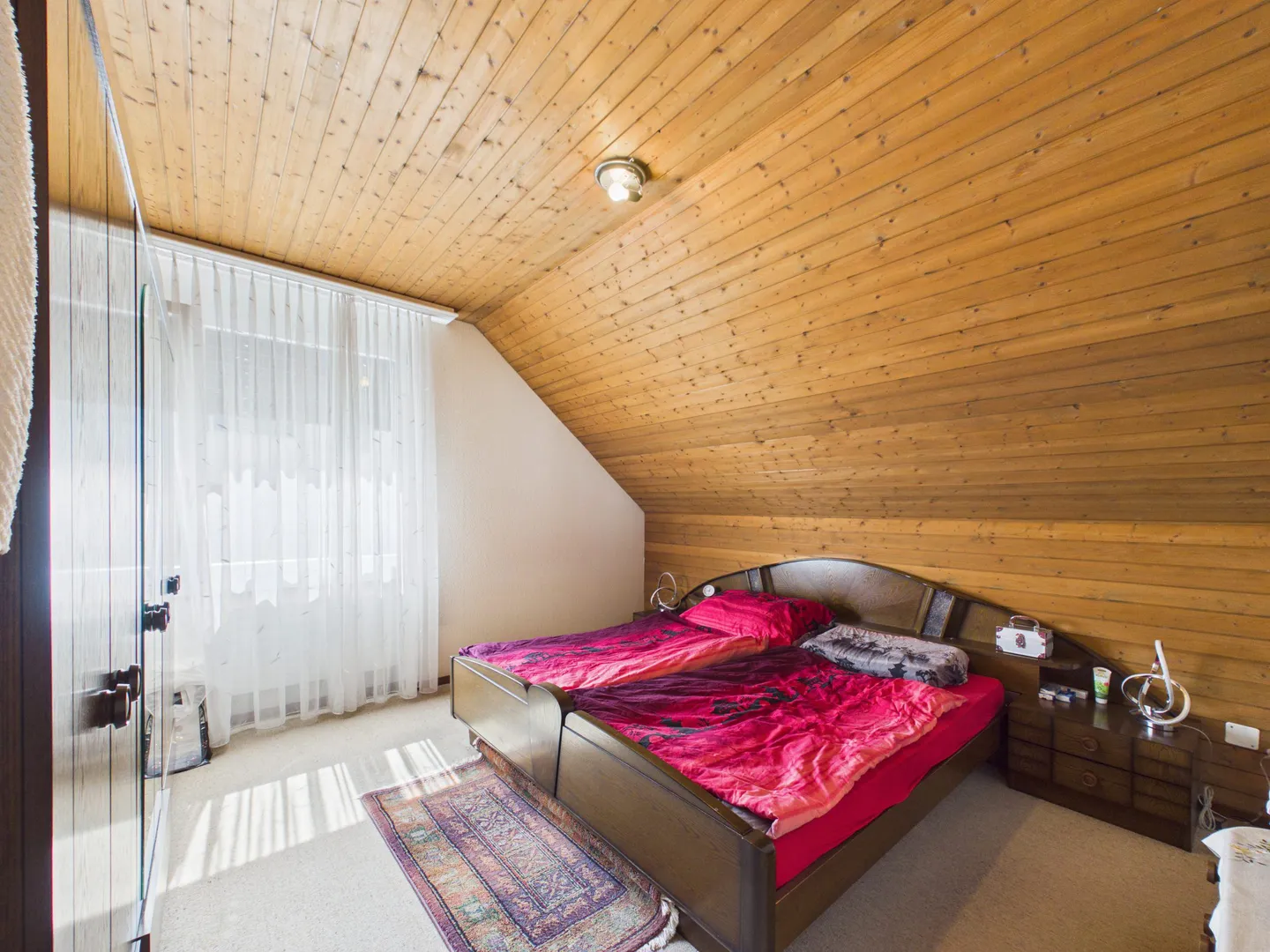 Casa semi-indipendente di 4,5 stanze con splendida vista sulle montagne e lontano a Uetliburg SG - Foto 7 di 10