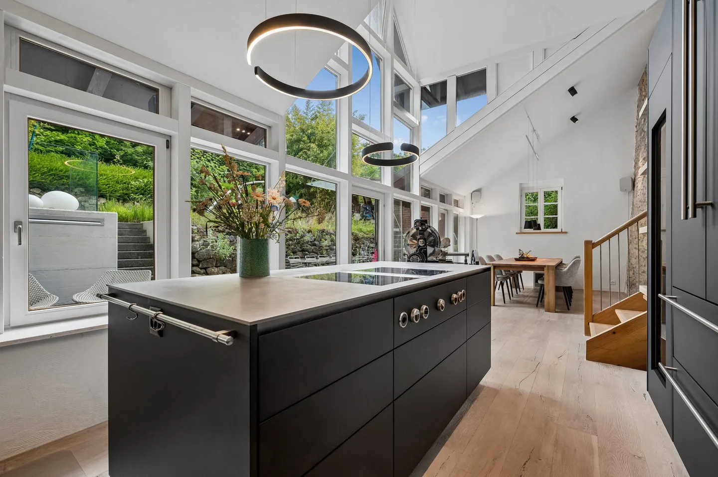 Stylishly renovated Baselbieter farmhouse with large garden, pool and neighboring property - Photo 4 of 11