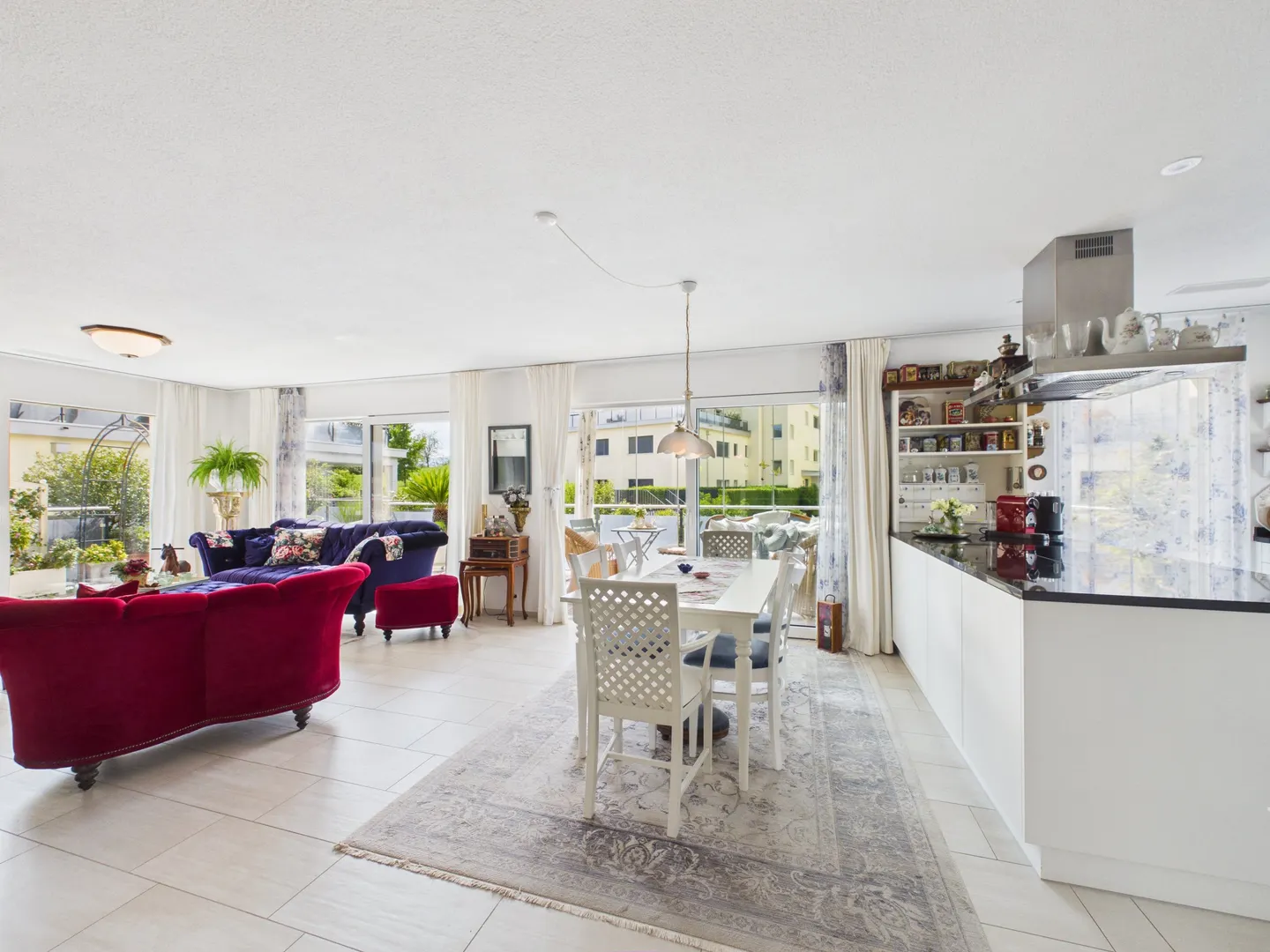 Penthouse apartment with plenty of privacy in a central yet nature-friendly location - Photo 10 of 13