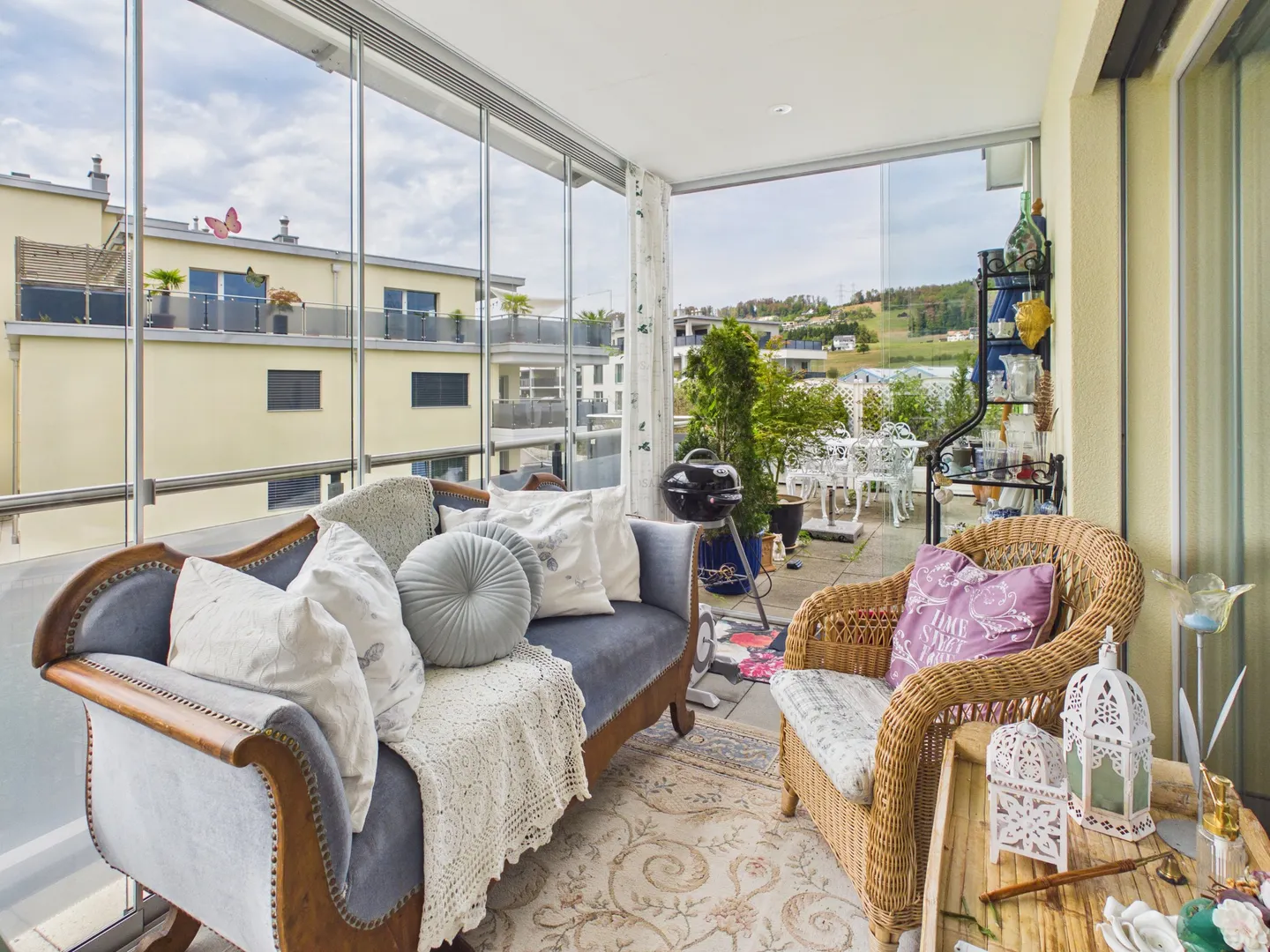 Penthouse apartment with plenty of privacy in a central yet nature-friendly location - Photo 3 of 13