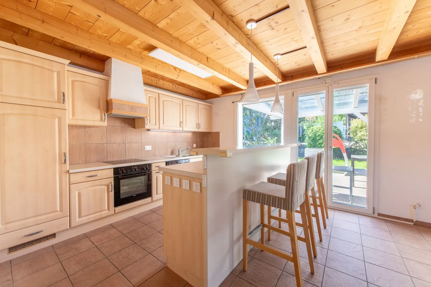 A Home to Feel Good – Bright Living Environment, Fireplace and Sunny Terrace - Photo 3 of 13