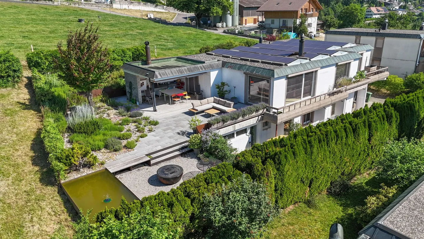 Haut au-dessus de Granges : Bonheur de vivre avec panorama et terrasse - Photo 1 sur 13