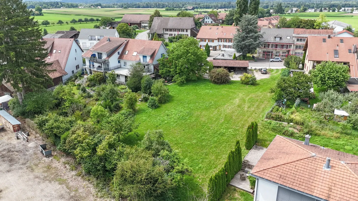 Building land with project possibility (1'274 m²) - Photo 2 of 7