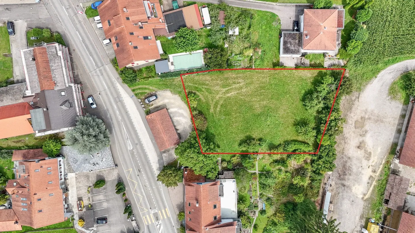 Terrain à bâtir avec possibilité de projet (1 274 m²) - Photo 1 sur 7