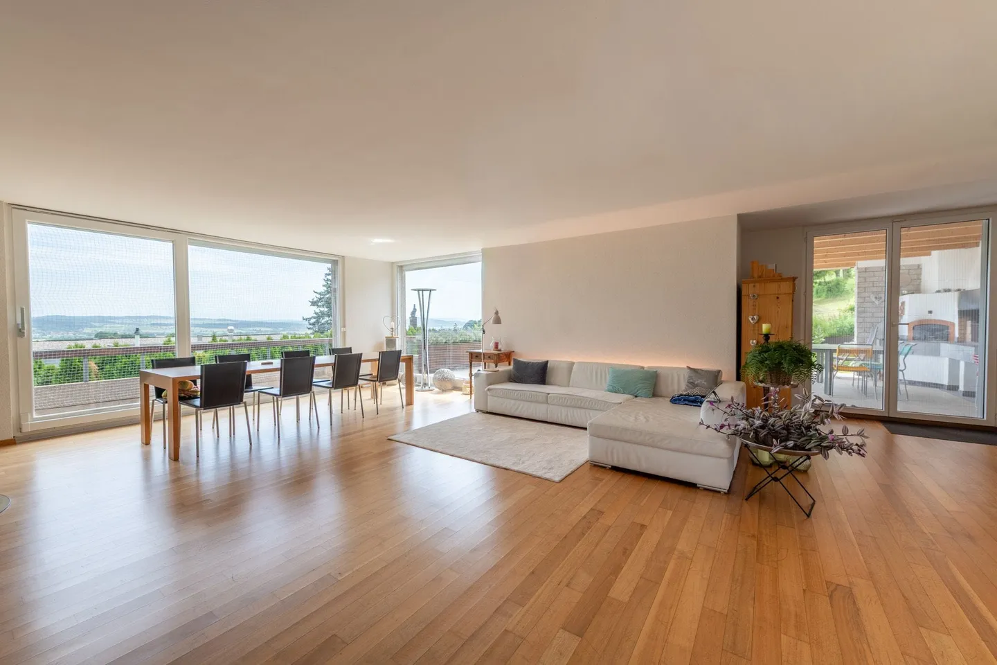 Haut au-dessus de Granges : Bonheur de vivre avec panorama et terrasse - Photo 2 sur 13