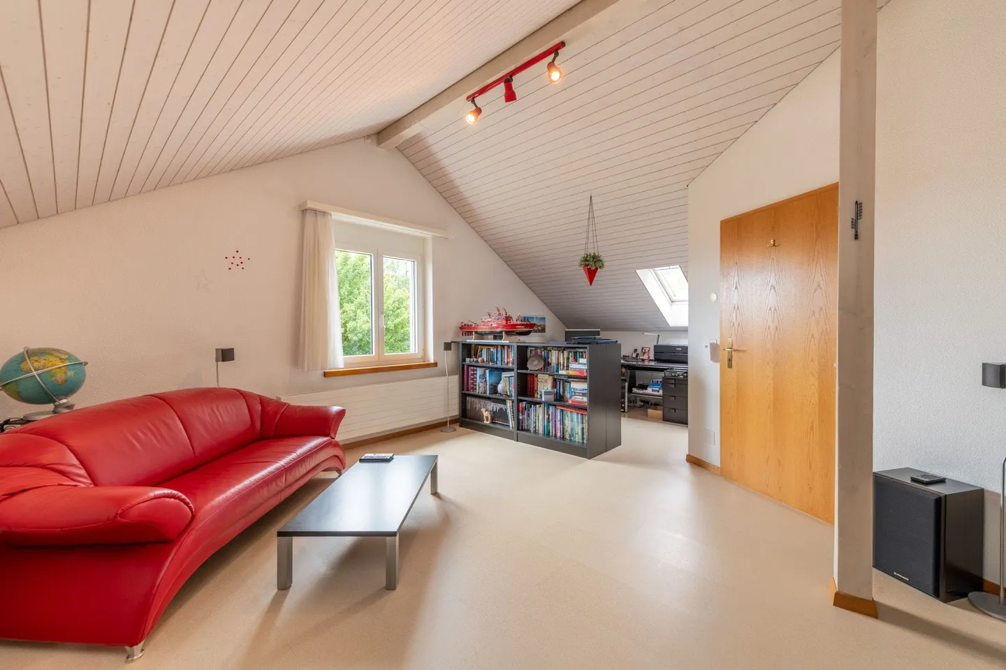 Vivre avec une vue - Maison jumelée bien entretenue avec un beau jardin - Photo 13 sur 13