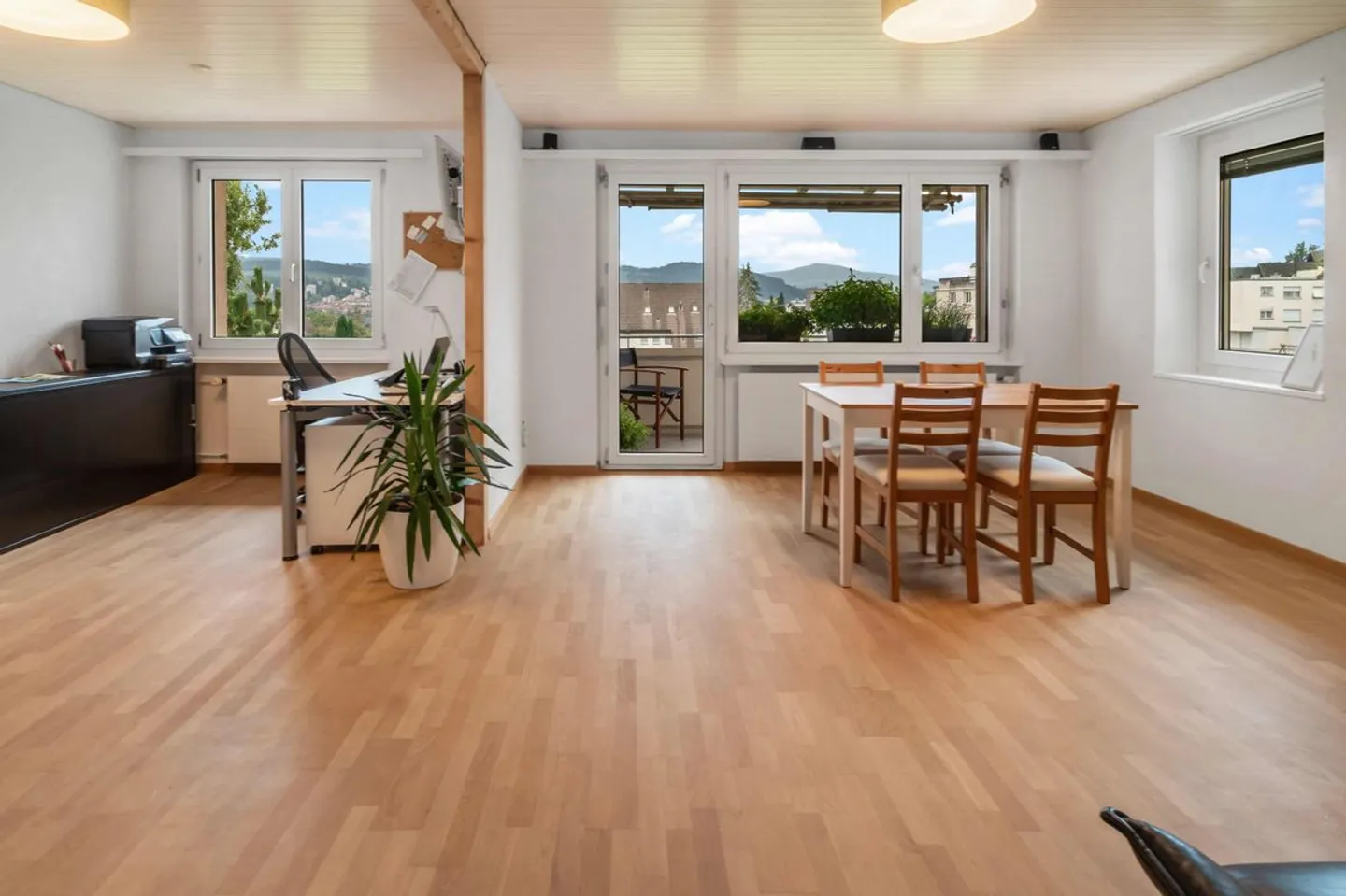 3.5 ROOM APARTMENT WITH A VIEW - Photo 5 of 11