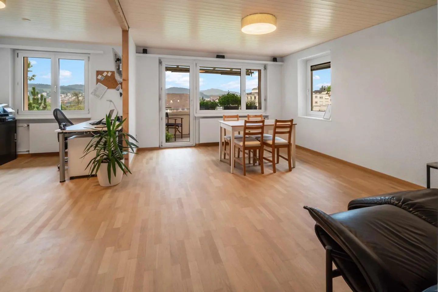 3.5 ROOM APARTMENT WITH A VIEW - Photo 6 of 11