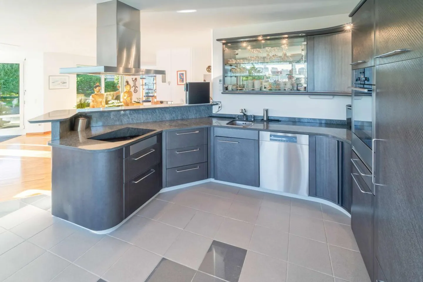 PENTHOUSE APARTMENT WITH GARDEN - Photo 9 of 13