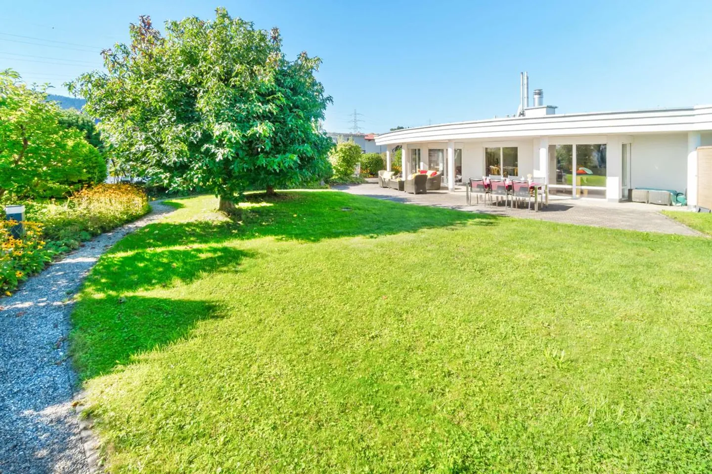 PENTHOUSE APARTMENT WITH GARDEN - Photo 1 of 13