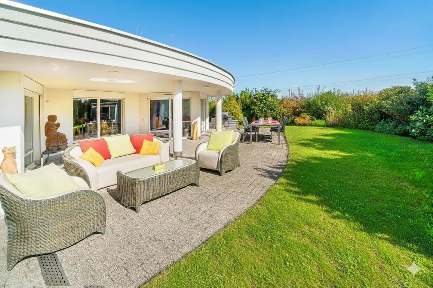 PENTHOUSE APARTMENT WITH GARDEN - Photo 3 of 13