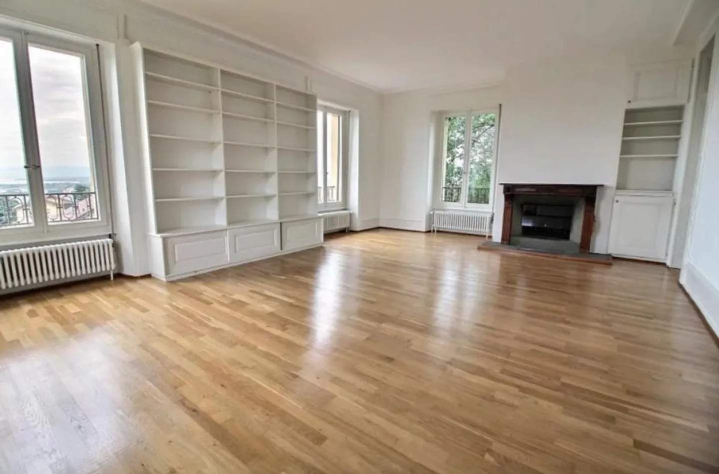 Casa padronale con vista lago e ampio spazio giardino - Foto 2 di 5
