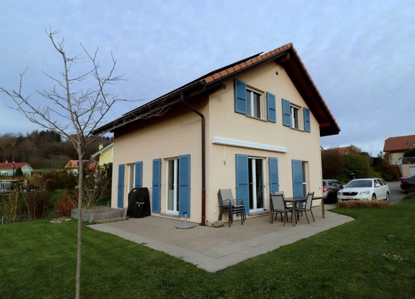 Très jolie villa dans quartier calme et résidentiel, vue panoramique campagne et Alpes - Photo 1 sur 6