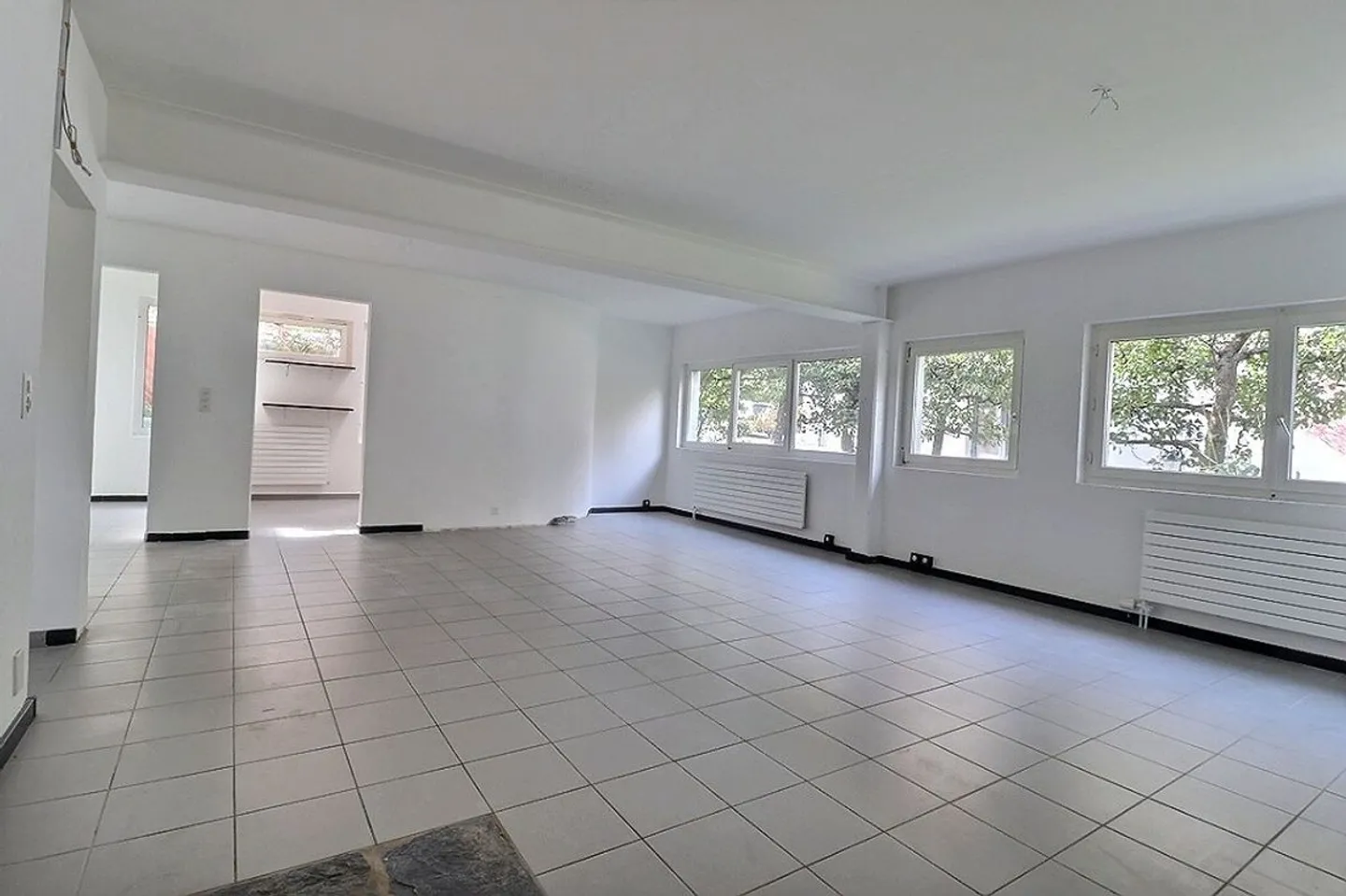 Pretty villa, beautiful spaces, 5 bedrooms, quiet neighborhood. - Photo 2 of 8
