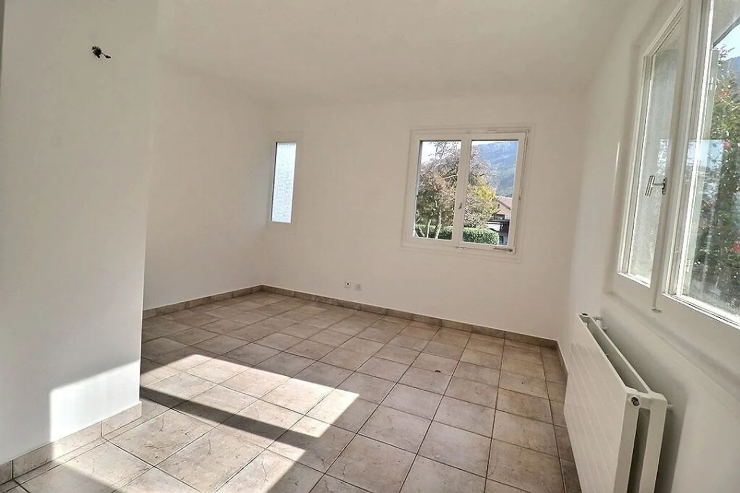 Pretty villa, beautiful spaces, 5 bedrooms, quiet neighborhood. - Photo 5 of 8