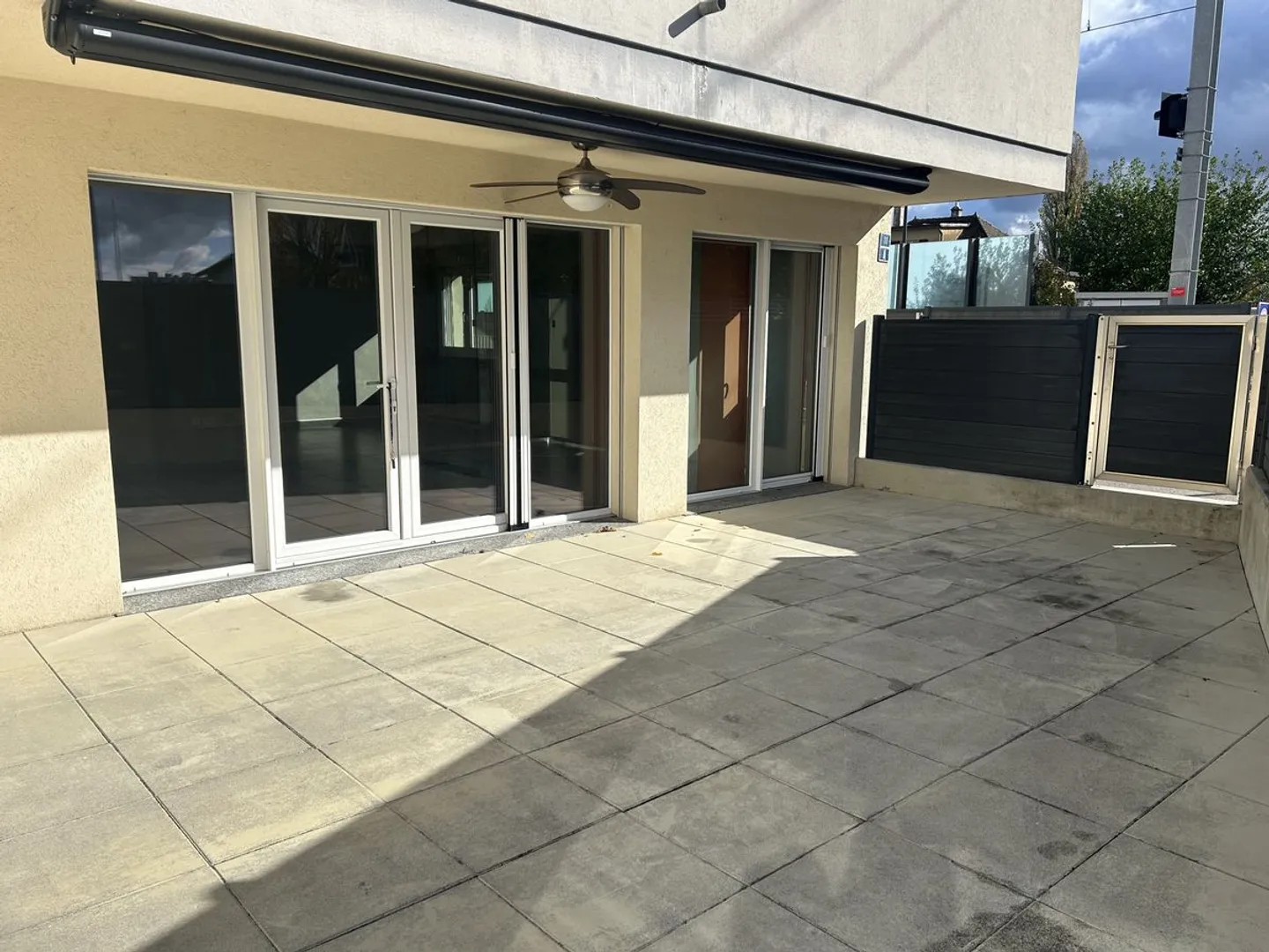 Schöne und geräumige Wohnung, hochwertige Ausstattungen, zwei Terrassen, Möglichkeit, ein drittes Schlafzimmer zu schaffen. - Foto 6 von 8