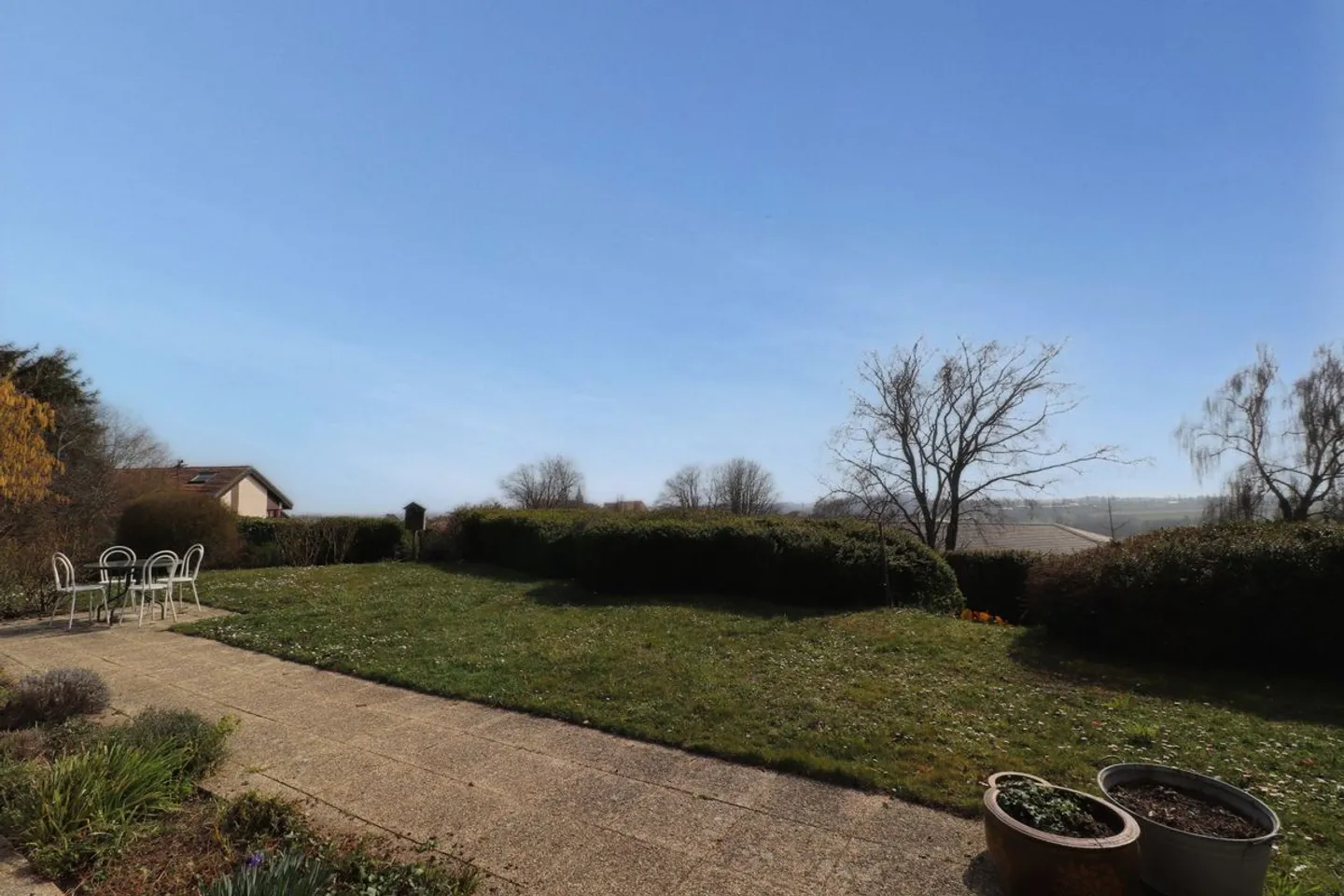 A must-see! Charming renovated villa set on a magnificent plot, quiet and with panoramic views of the lake and the Alps. - Photo 8 of 8