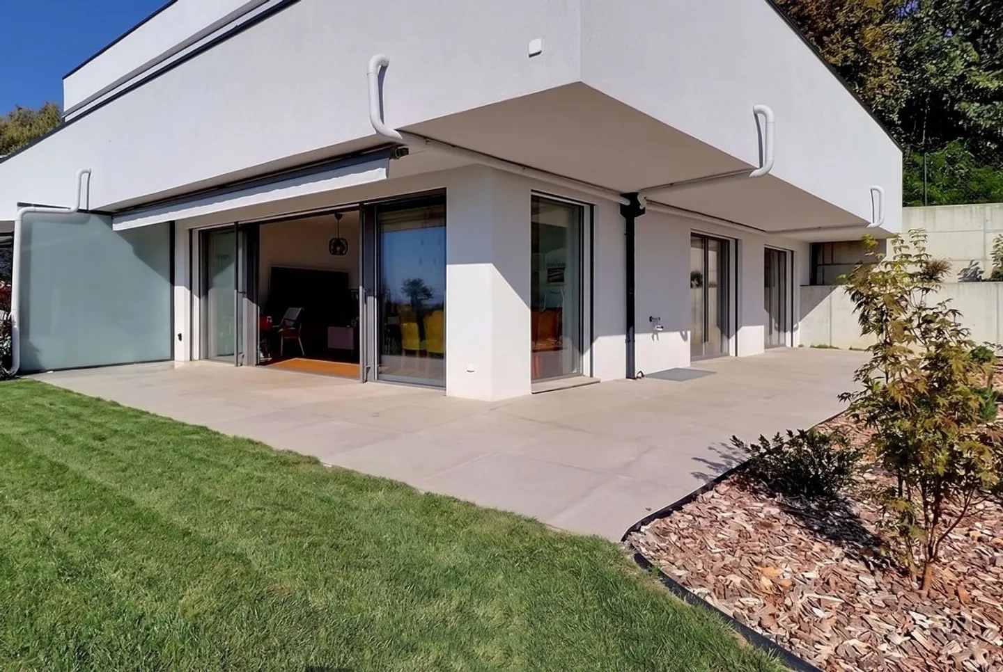 Appartement Contemporain avec Terrasse - Photo 2 sur 4