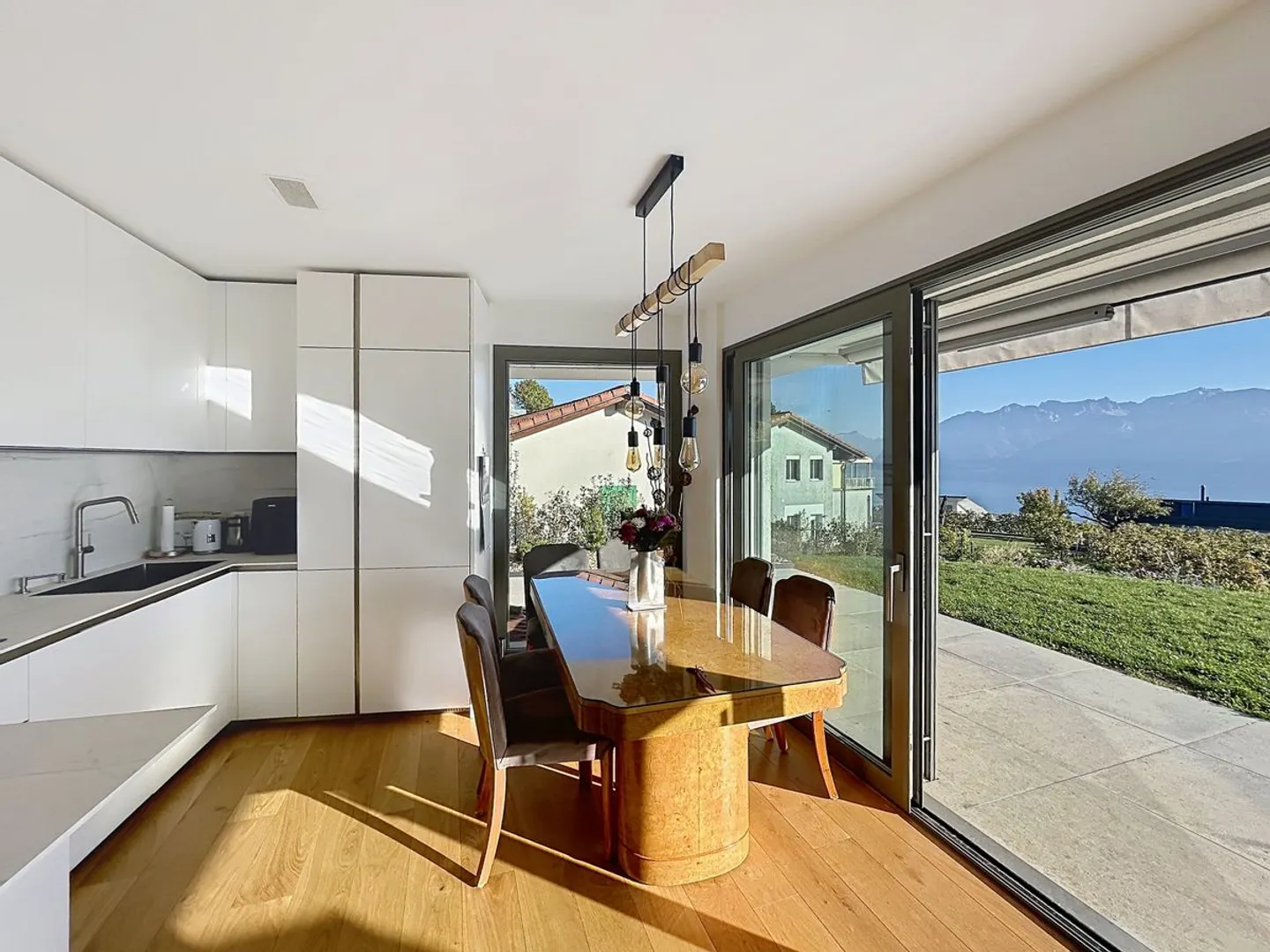 Appartement Contemporain avec Terrasse - Photo 4 sur 6